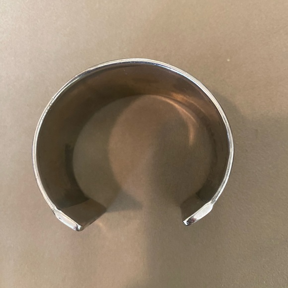 Vintage Silver Tone 3 Leaf Clover Filigree Design Cuff Bracelet - Picture 2 of 6